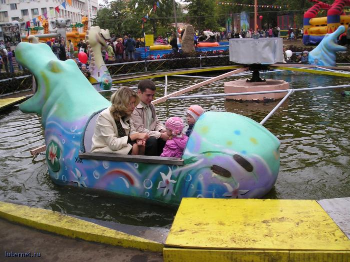 Фотография: Я с ребенком и незнакомка с дочкой на водяных зверях, пользователя: rindex
